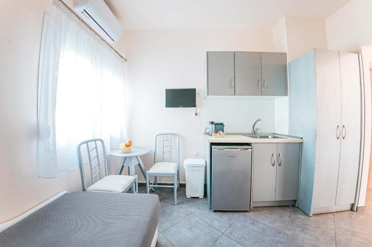 Marinis Boutique Rooms Nea Iraklitsa Exterior photo